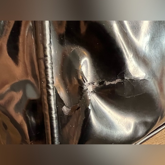 Valentino- Lacca Betty Bow Tote - pre-loved condition - Picture 9 of 15